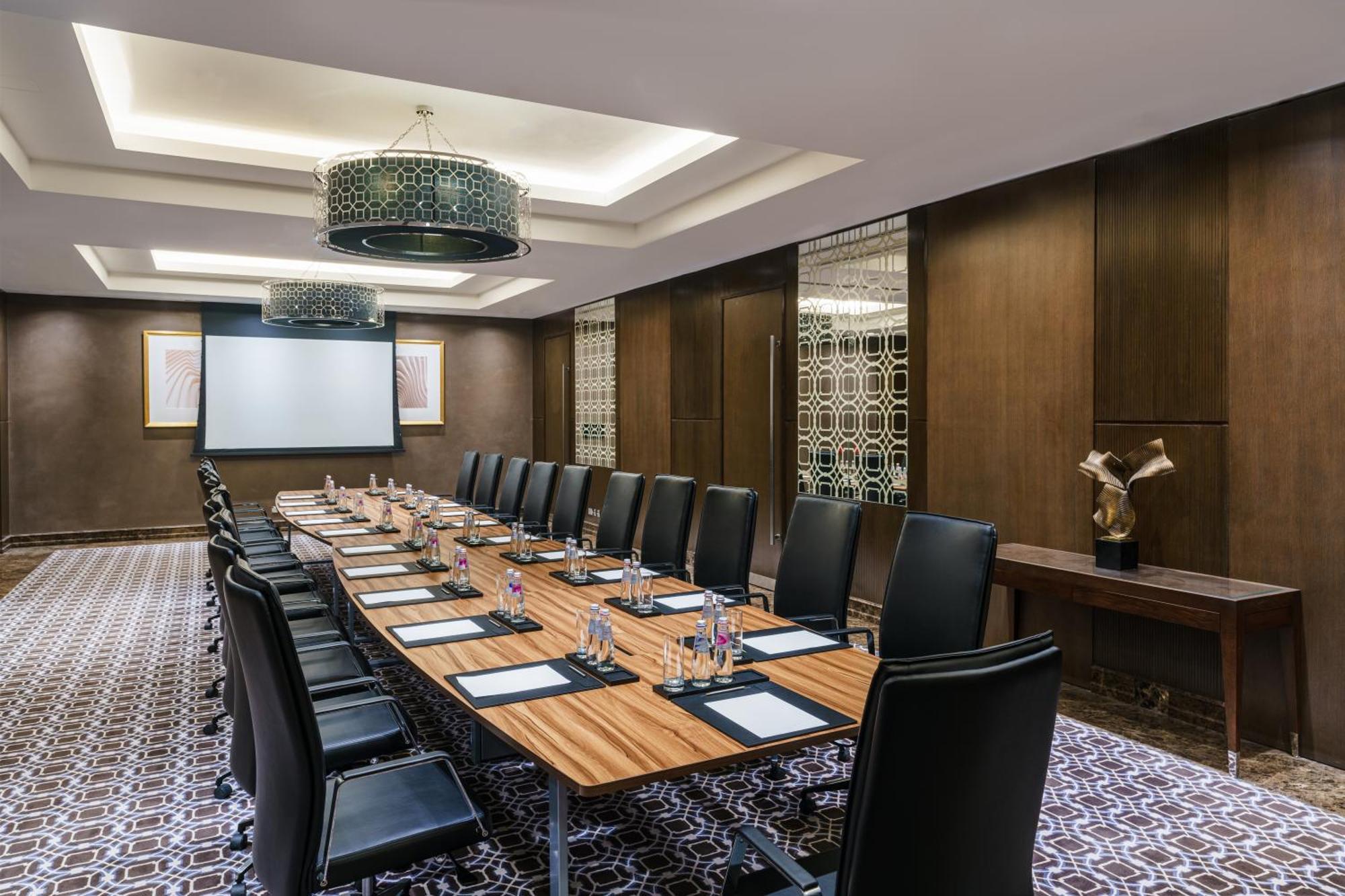 Hotel Rixos Marina Abu Dhabi Esterno foto Boardroom
