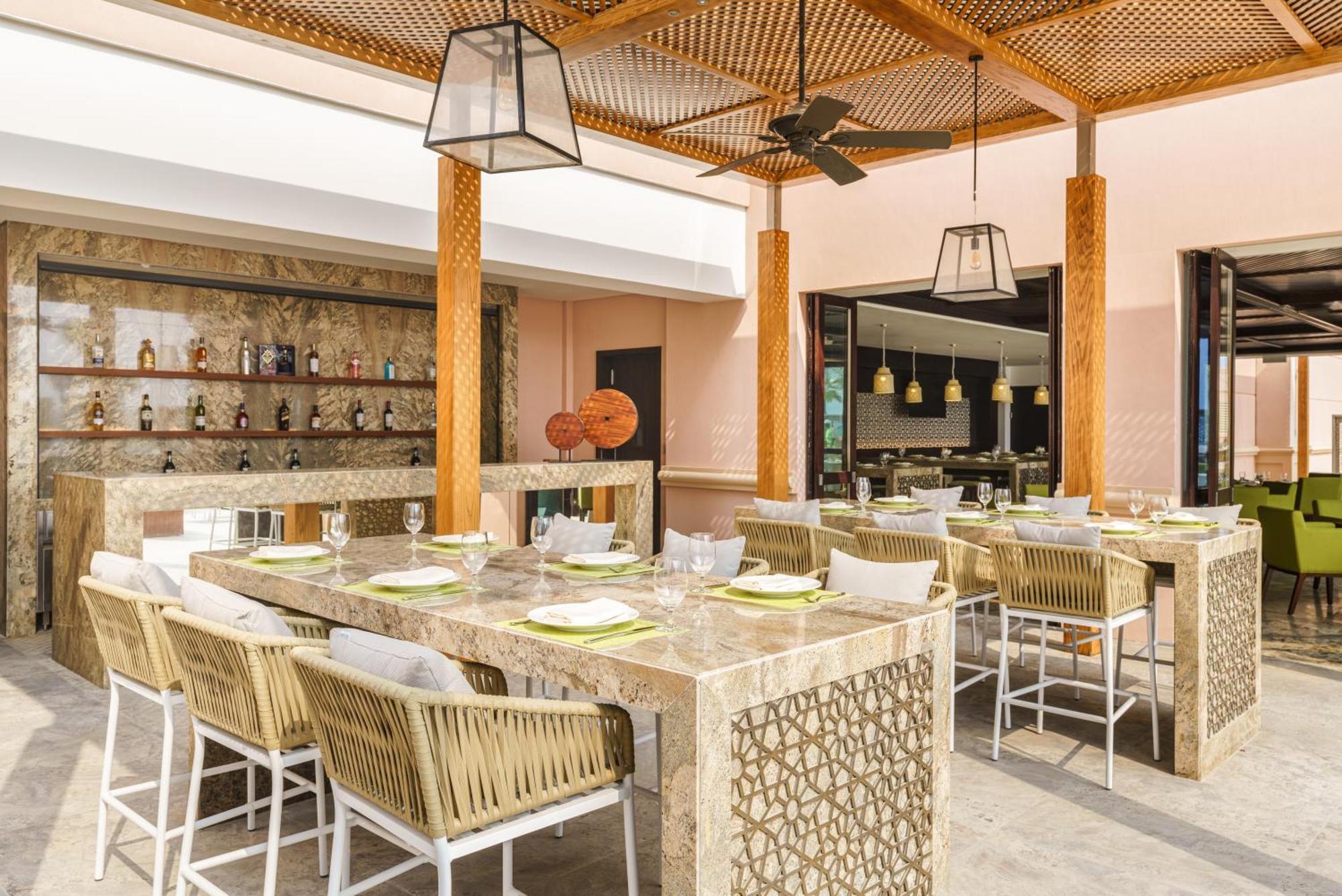 Hotel Rixos Marina Abu Dhabi Esterno foto The restaurant
