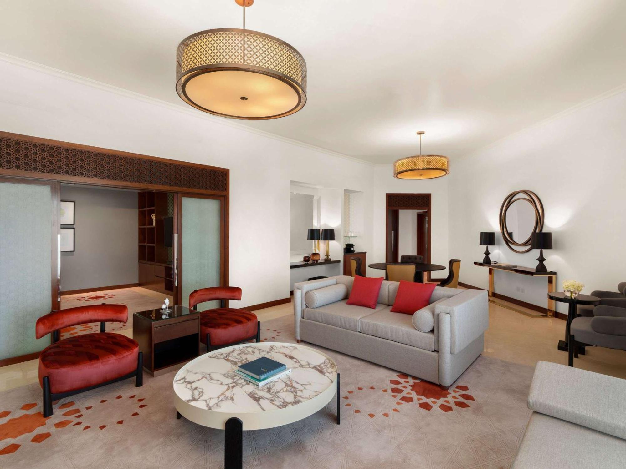 Hotel Rixos Marina Abu Dhabi Esterno foto A suite at the hotel