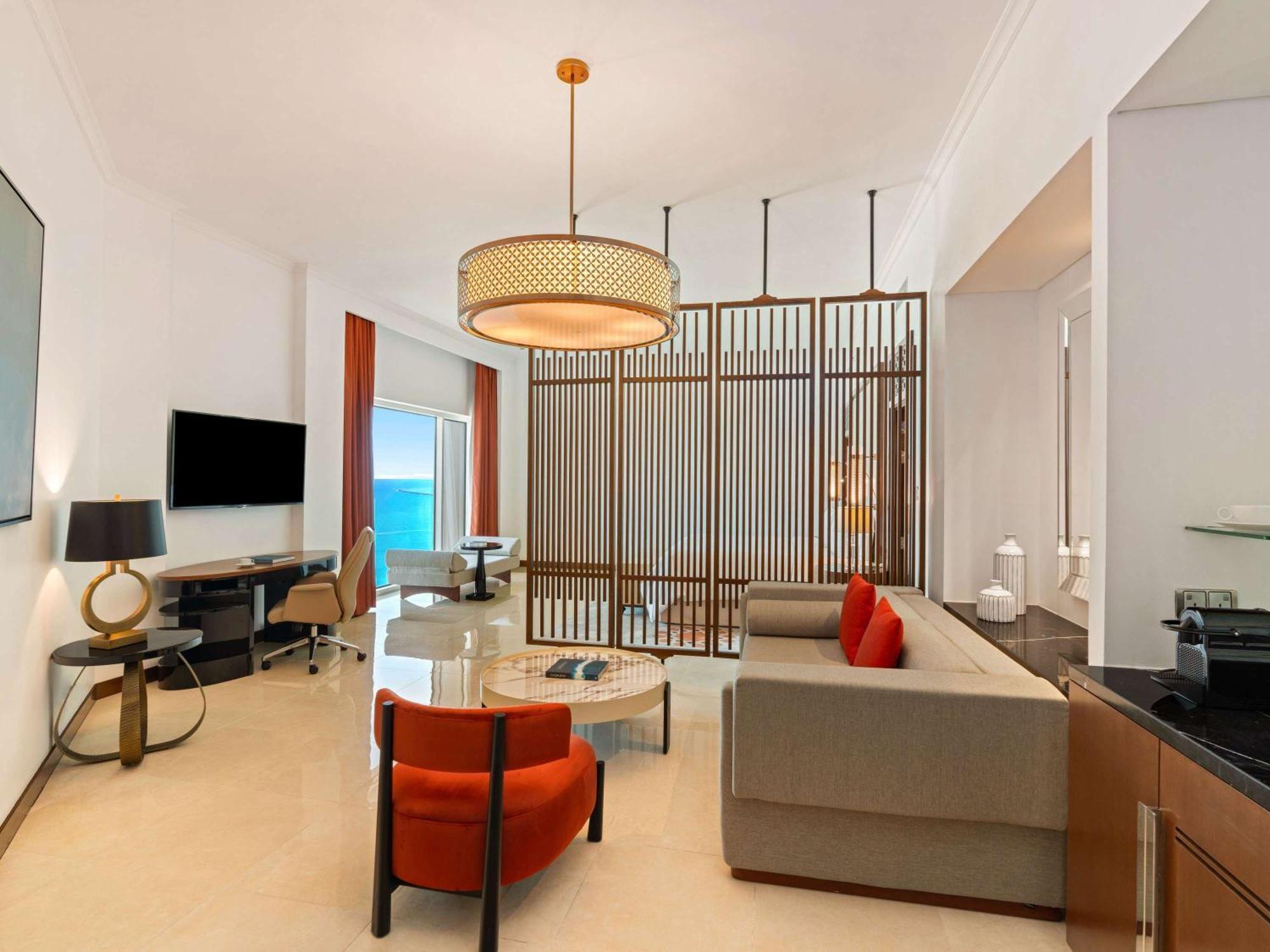 Hotel Rixos Marina Abu Dhabi Esterno foto A suite at the hotel