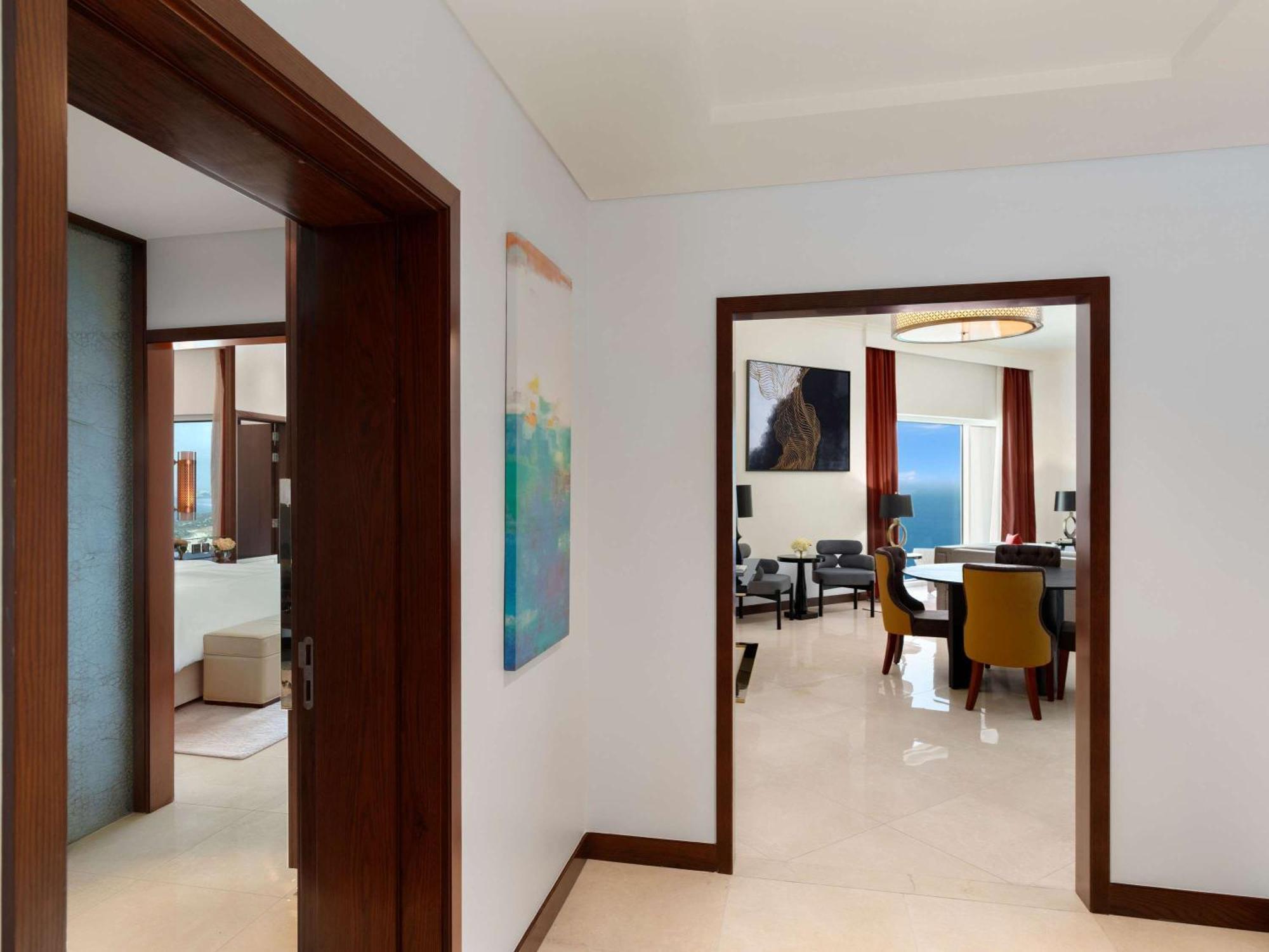 Hotel Rixos Marina Abu Dhabi Esterno foto A suite at the hotel