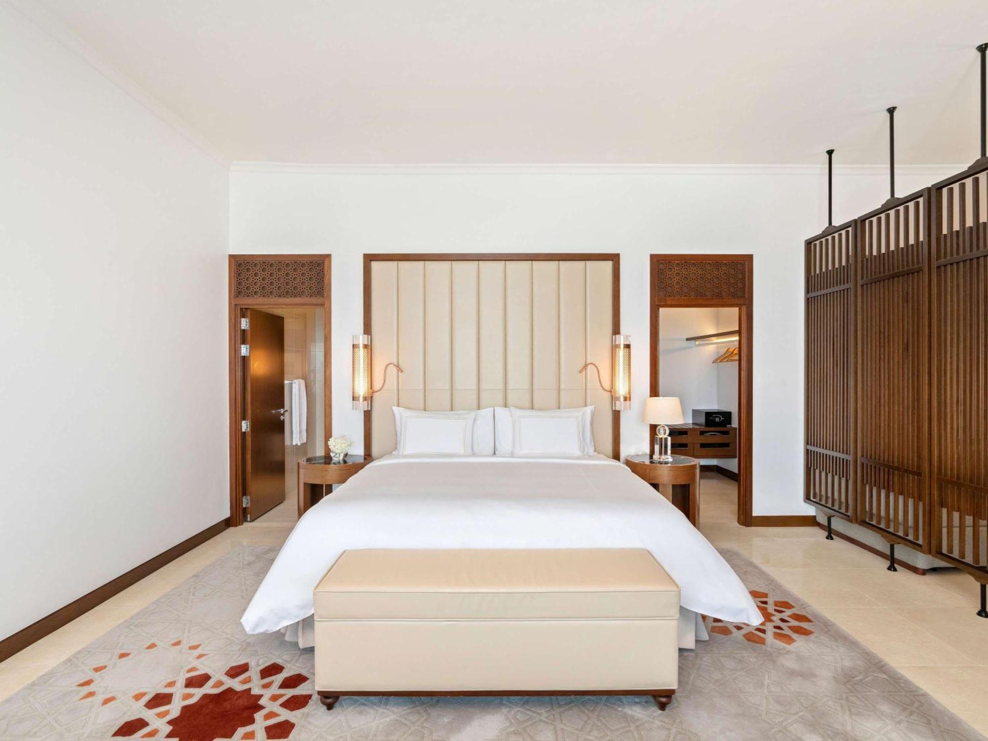 Hotel Rixos Marina Abu Dhabi Esterno foto A bedroom at the hotel